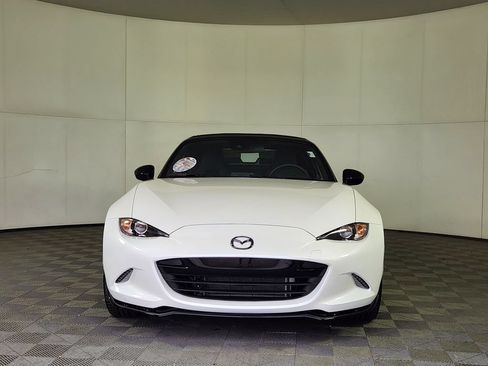 Used 2023 MAZDA MX-5 Miata Club w/ Interior Package RWD image 2