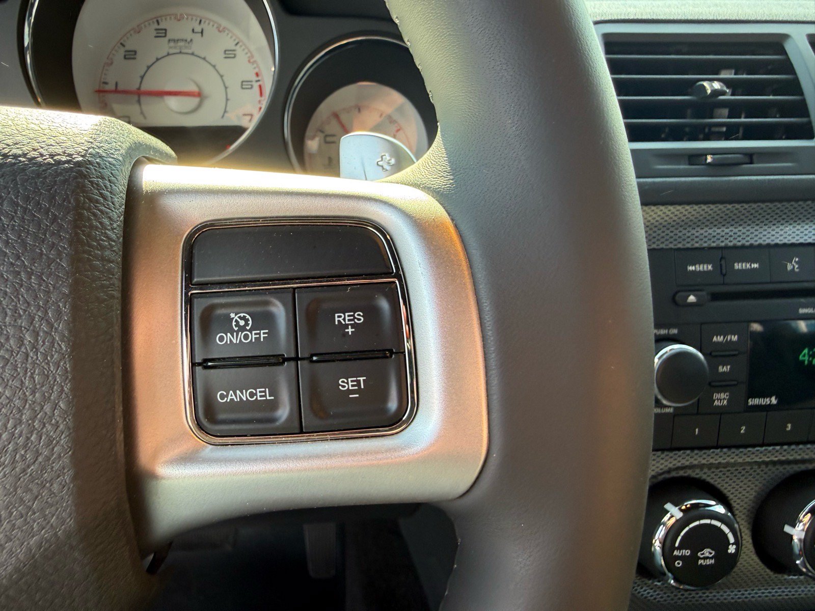 Used 2014 Dodge Challenger R/T w/ Electronics Convenience Group RWD image 22