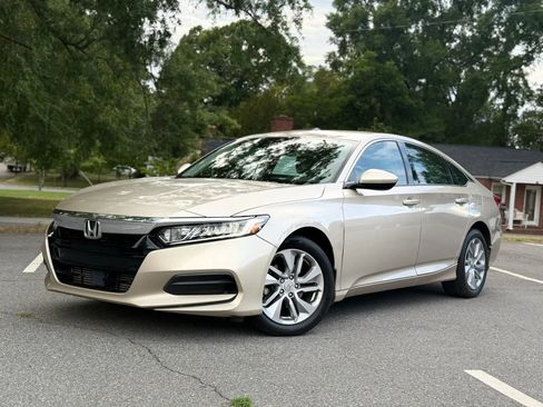 Used 2020 Honda Accord LX image 2