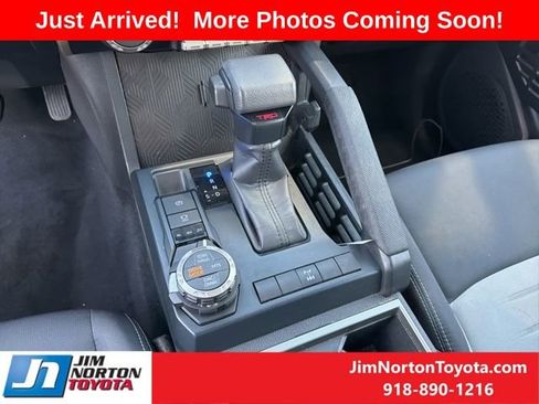 Used 2025 Toyota Tacoma TRD Off-Road image 12