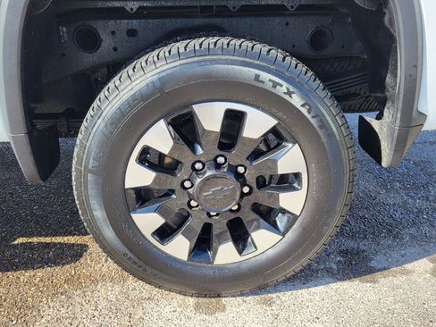 Used 2020 Chevrolet Silverado 2500 Custom w/ Custom Value Package image 29