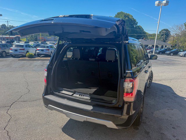 Used 2019 Ford Expedition Limited w/ Equipment Group 301A AWD/4WD image 18