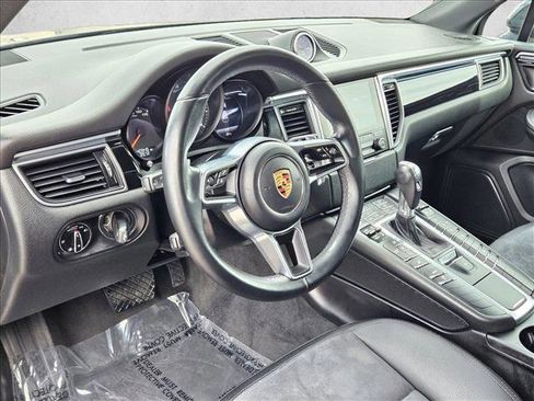 Used 2017 Porsche Macan image 10