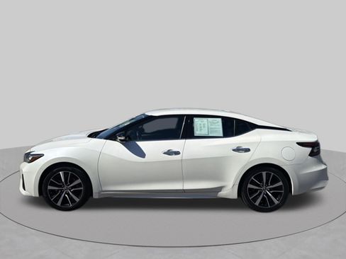 Used 2023 Nissan Maxima SV w/ Floor Mat Group FWD image 6