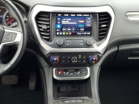 Used 2023 GMC Acadia SLT image 29