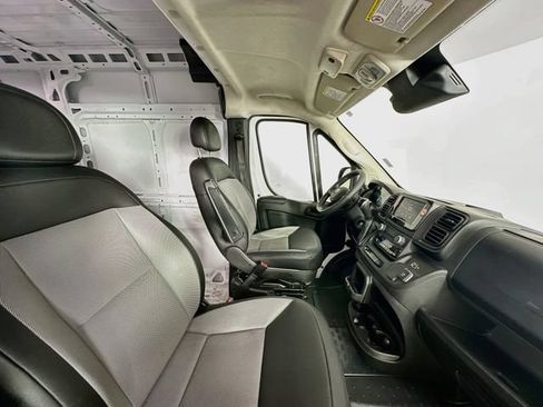 Used 2025 RAM ProMaster 2500 w/ Convenience Group FWD image 21