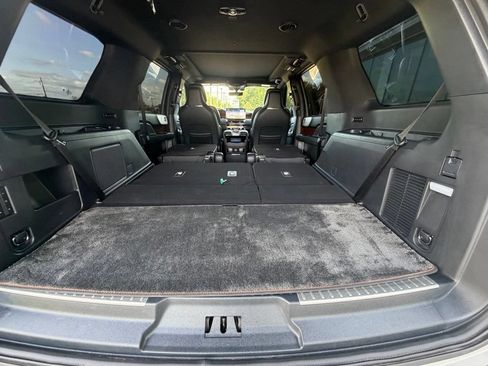 Used 2024 Lincoln Navigator Reserve AWD/4WD image 21