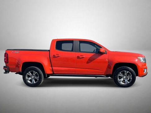 Used 2020 Chevrolet Colorado Z71 AWD/4WD image 2