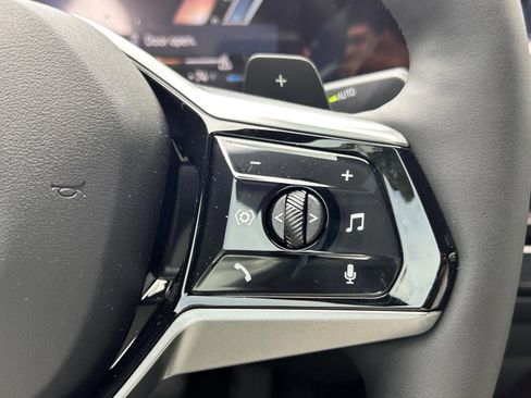 Used 2025 BMW 530i xDrive w/ Premium Package image 12