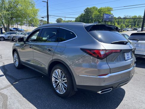 Used 2024 Acura MDX SH-AWD w/ Advance Package image 3