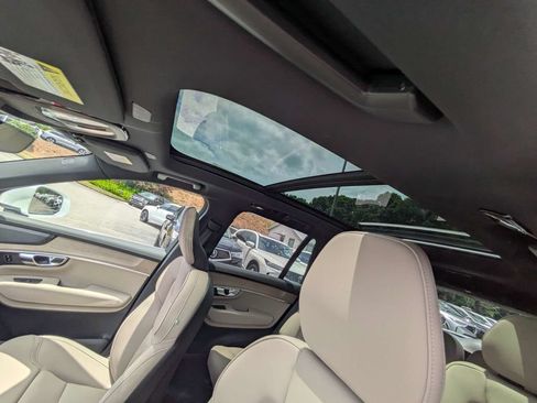 New 2026 Volvo XC90 T8 Plus w/ Protection Package Premier AWD/4WD image 24