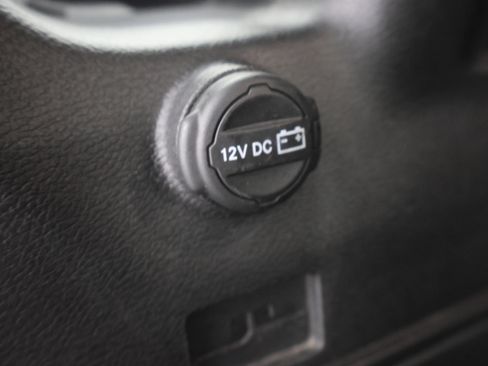Used 2022 Jeep Wrangler Unlimited Sahara w/ LED Lighting Group AWD/4WD image 27