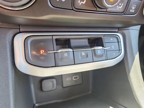Used 2023 GMC Acadia SLE w/ Driver Convenience Package AWD/4WD image 18