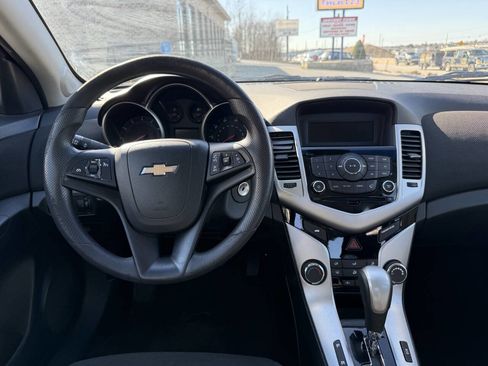 Used 2015 Chevrolet Cruze LT image 26