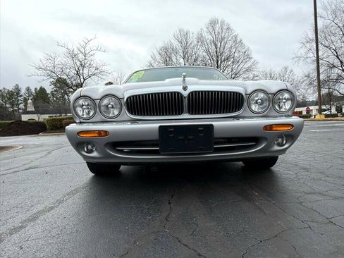 Used 2001 Jaguar XJ8 image 8