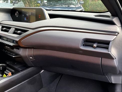 Used 2021 Lexus UX 250h image 19