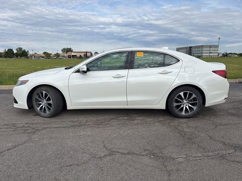 Used 2017 Acura TLX FWD image 6