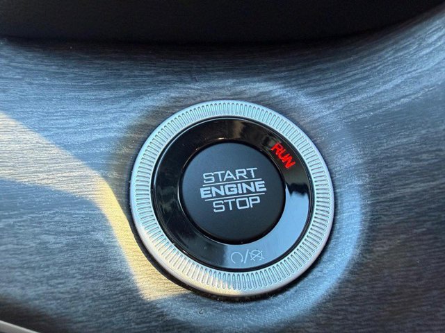 Used 2023 Jeep Grand Cherokee Limited AWD/4WD image 22