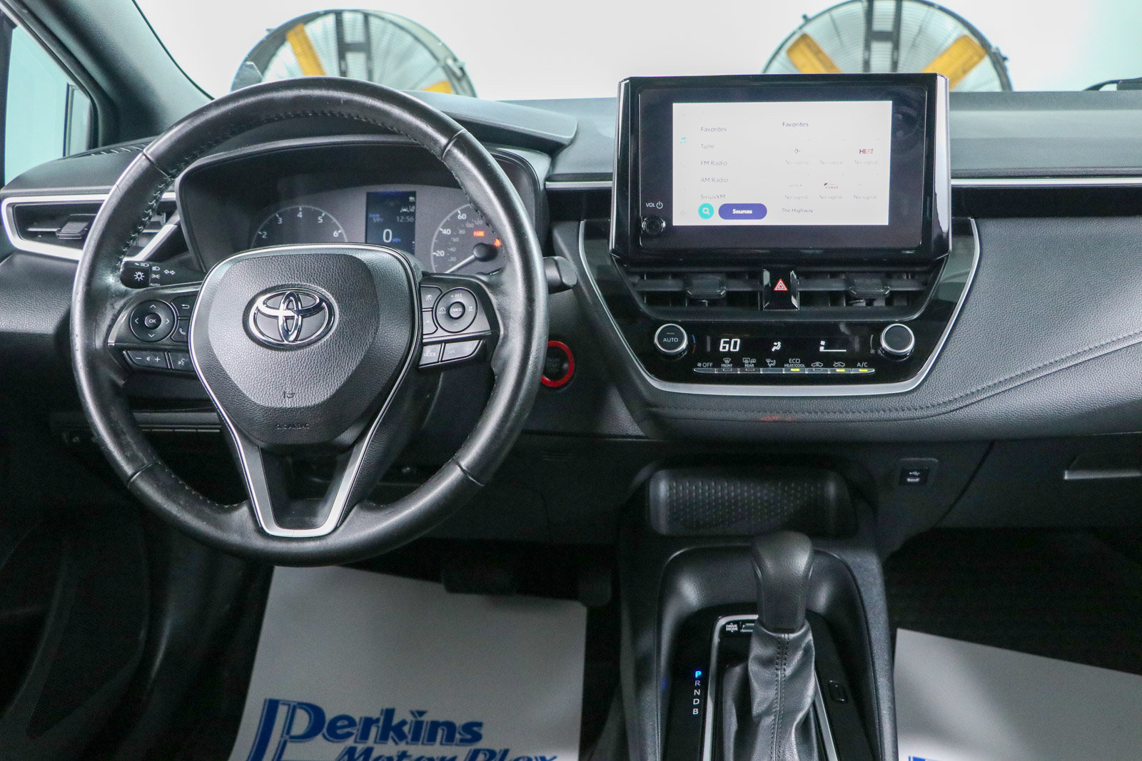 Used 2023 Toyota Corolla SE FWD image 17