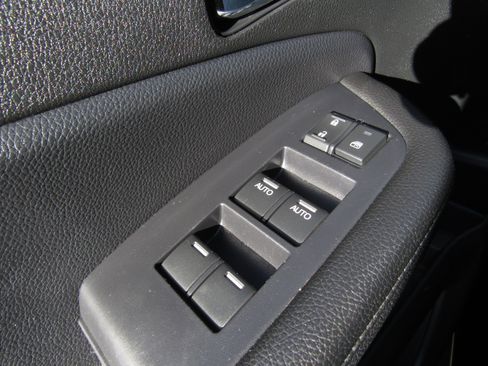 Certified 2019 Honda Pilot Touring image 26