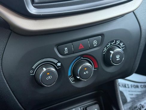 Used 2017 Jeep Cherokee Sport AWD/4WD image 17