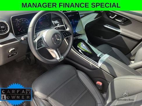Used 2025 Mercedes-Benz GLC 300 4MATIC image 23