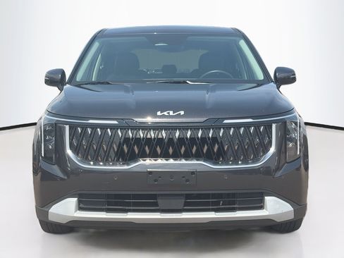 Used 2026 Kia Carnival FWD image 2