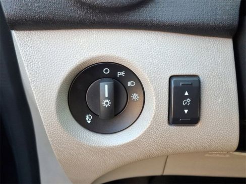 Used 2017 Ford Fiesta Titanium image 26