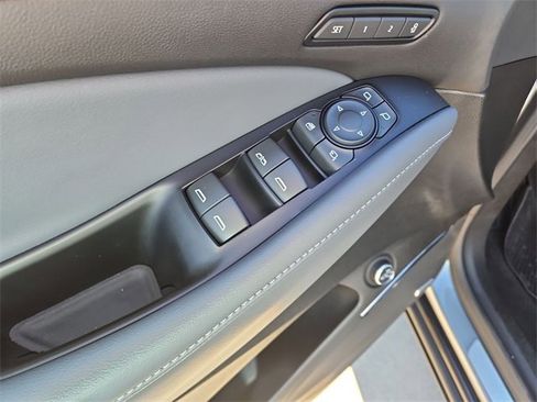 Used 2024 Buick Enclave Premium image 22