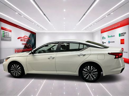 Used 2024 Nissan Altima 2.5 SV FWD image 4