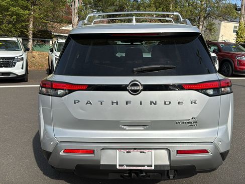 Certified 2023 Nissan Pathfinder Platinum image 25