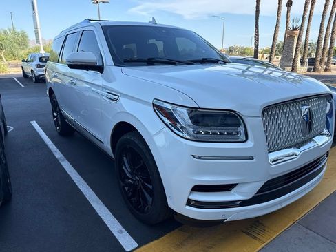 Used 2021 Lincoln Navigator Reserve AWD/4WD image 3