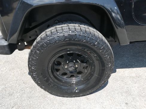 Used 2004 Jeep Wrangler Sahara AWD/4WD image 27