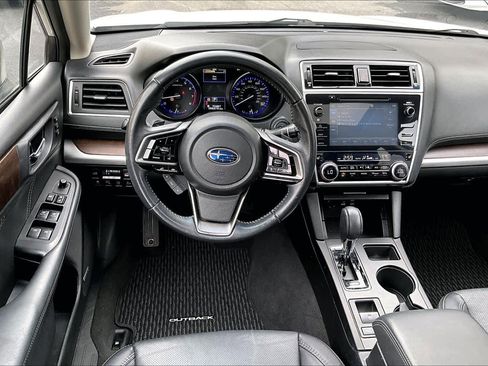 Used 2018 Subaru Outback 3.6R Limited image 5