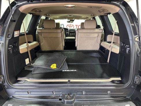 Used 2019 Toyota Sequoia Limited w/ Safety & Convenience Package image 18