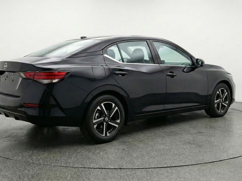 Used 2025 Nissan Sentra SV image 9