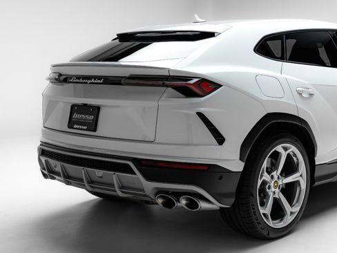 Used 2020 Lamborghini Urus AWD/4WD image 24