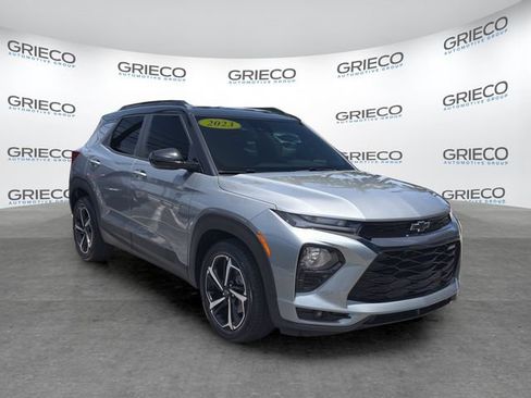 Used 2023 Chevrolet TrailBlazer RS w/ Sun and Liftgate Package FWD image 1
