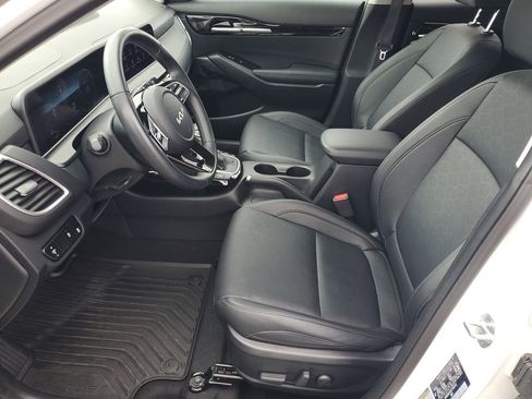 Used 2025 Kia Seltos EX w/ EX Sunroof Package image 5