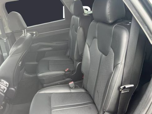 Used 2021 Kia Sorento EX w/ EX AWD X-Line Package image 13