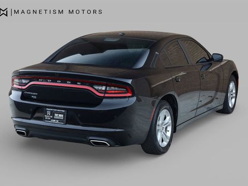 Used 2022 Dodge Charger SXT w/ Leather Interior Group image 7