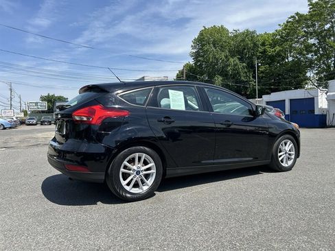 Used 2018 Ford Focus SE FWD image 5