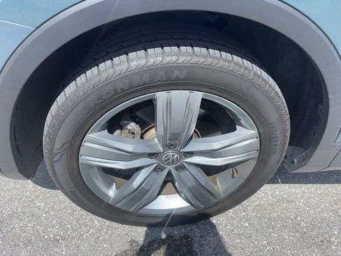 Used 2020 Volkswagen Tiguan SEL FWD image 9