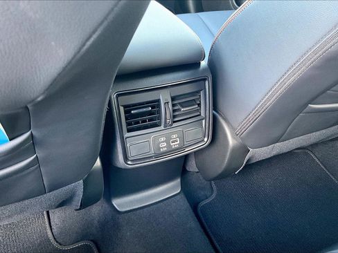 Used 2025 Subaru Forester Sport image 28