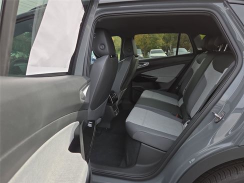 New 2025 Volkswagen ID.4 Pro image 25