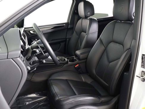 Used 2025 Porsche Macan image 33