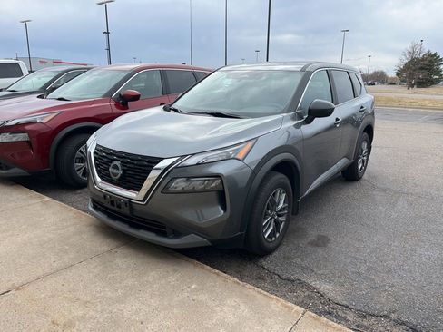 Used 2023 Nissan Rogue S image 6