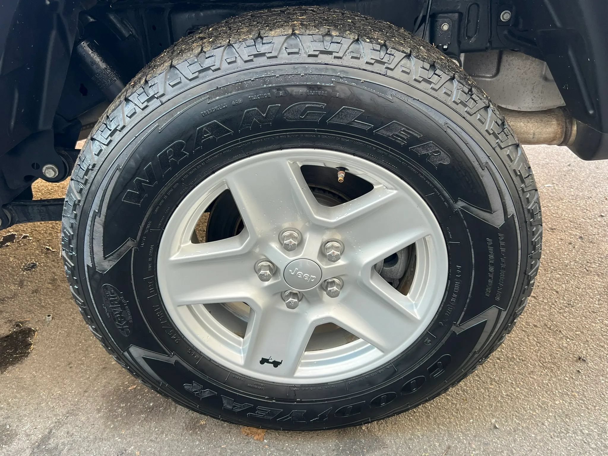 Used 2020 Jeep Gladiator Sport w/ Quick Order Package 24S AWD/4WD image 9