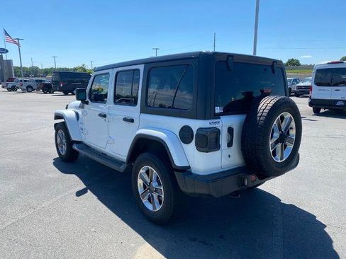 Used 2018 Jeep Wrangler Unlimited Sahara AWD/4WD image 5