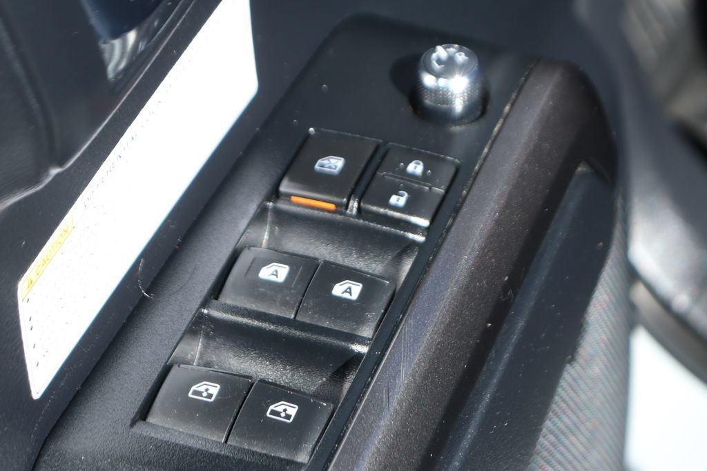 Used 2018 Toyota Tacoma TRD Off-Road AWD/4WD image 17